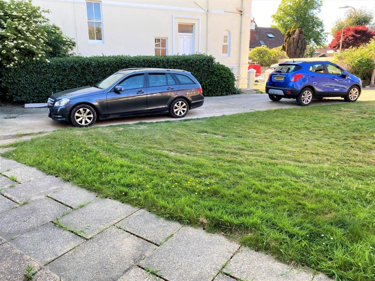 Luxury Suntrap In Private Complex St Leonards Appartement Hastings Buitenkant foto