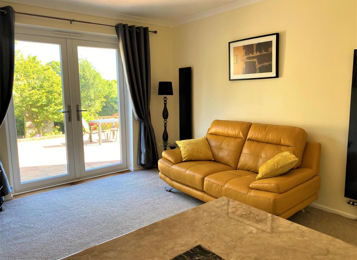 Luxury Suntrap In Private Complex St Leonards Appartement Hastings Buitenkant foto